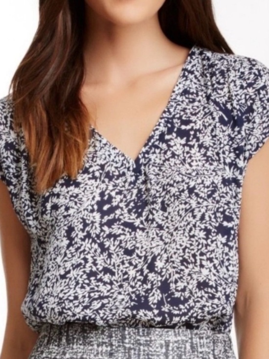 Tops - Joie Suela 100% Silk Navy/White Print Cap Sleeve Size S Lightweight Blouse